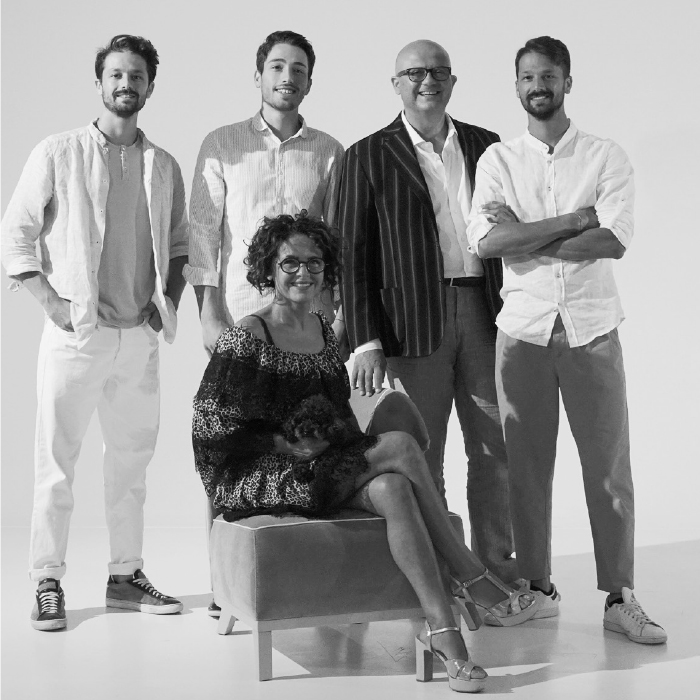 Mantellassi 1926 | Tuscan handcrafted furnishings for exclusive interiors — on 101Domus Mantellassi 1926 – Luxury sofas and furniture Made in Tuscany on 101Domus